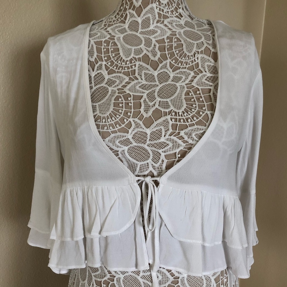 Forever 21 White Tie Front Ruffle Peplum Top L